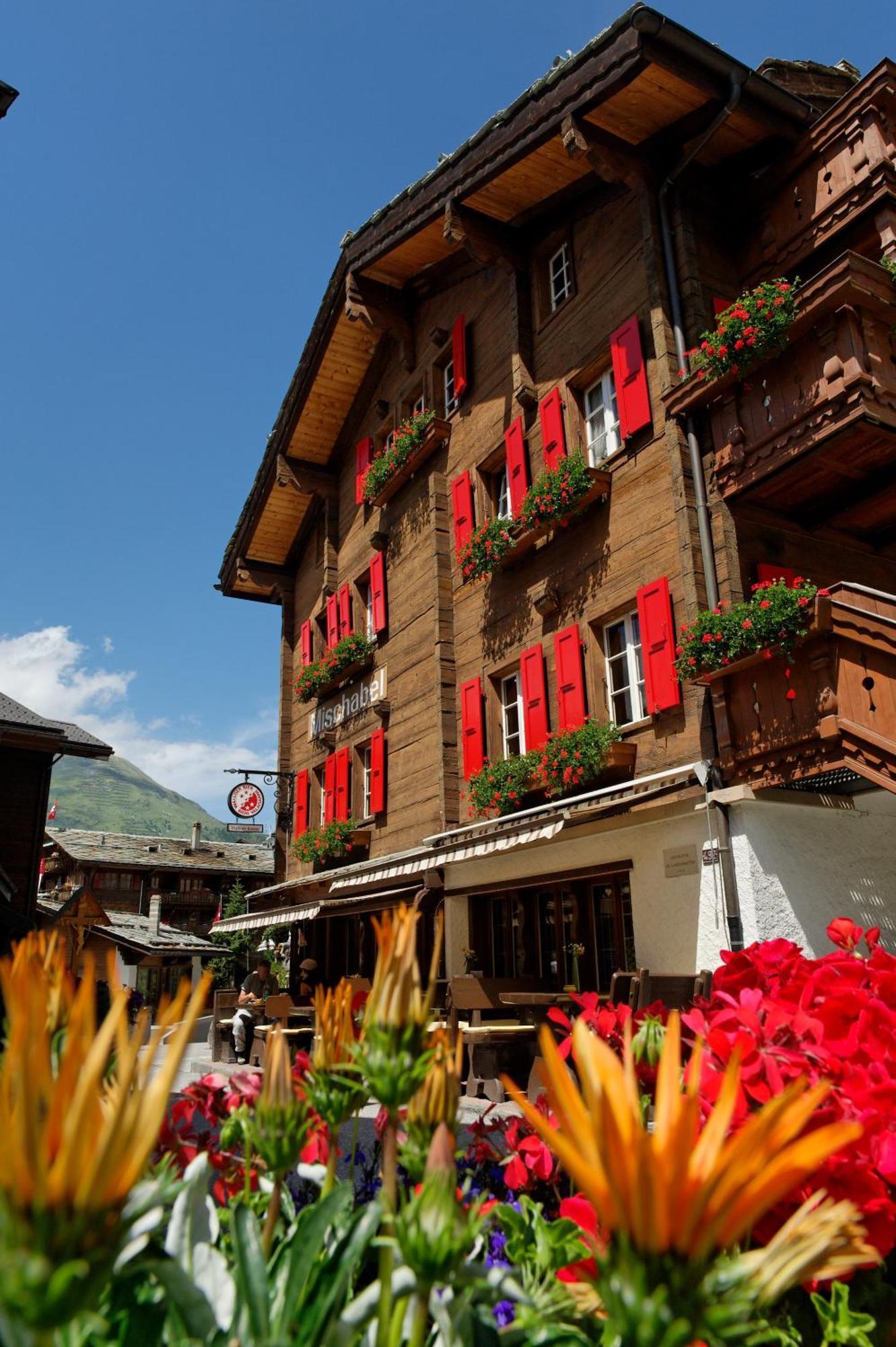 Hotel Walliserkanne Grachen Exterior photo